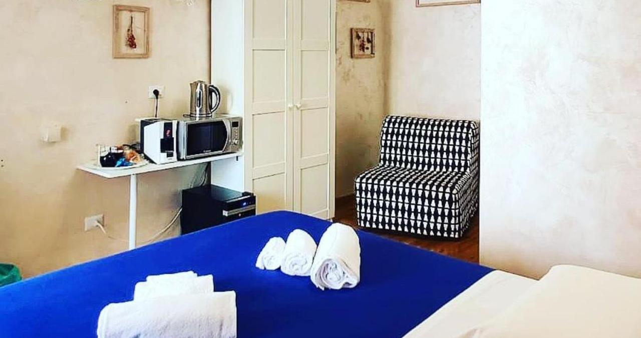 Deluxe Rooms And Chilling Jacuzzi Suite Guesthouse Ρώμη Εξωτερικό φωτογραφία