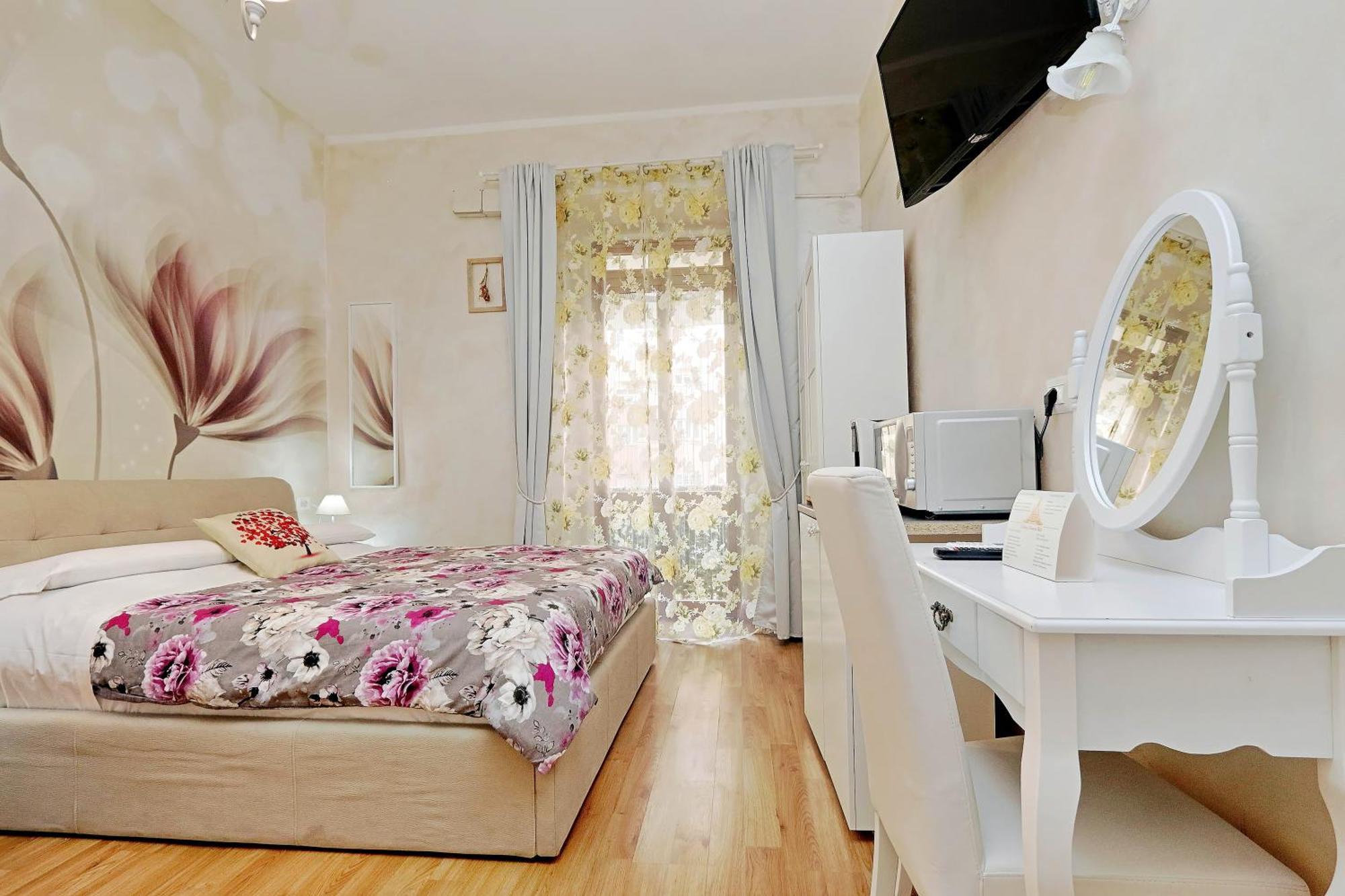 Deluxe Rooms And Chilling Jacuzzi Suite Guesthouse Ρώμη Δωμάτιο φωτογραφία